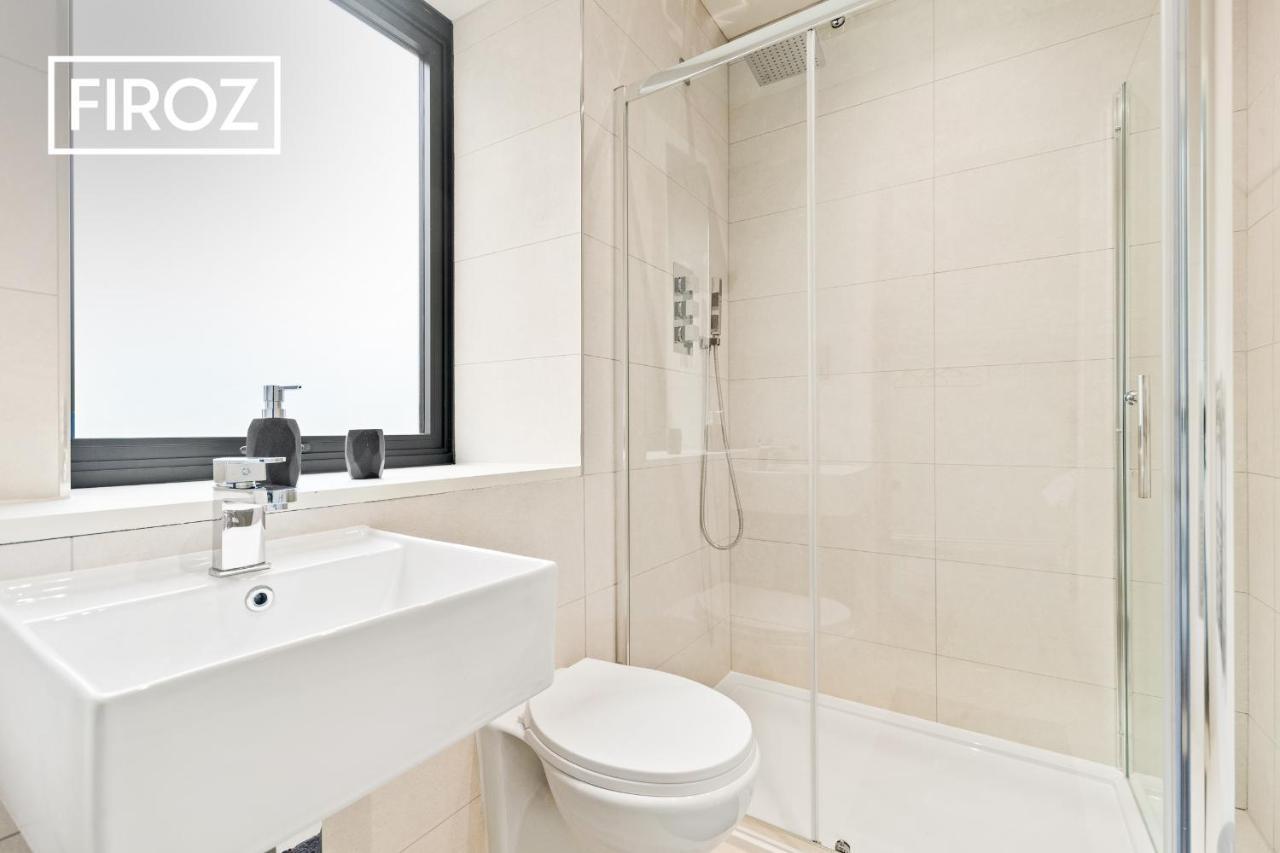 Spacious 4 Bedroom 3 Bath House For Families & Contractors With Free Parking, Fast Wi-Fi & Netflix By Firoz Property Management Leeds  Exterior photo